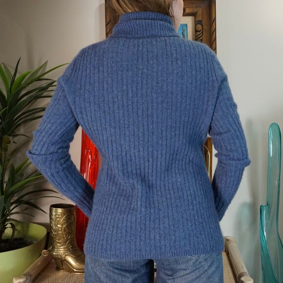Qi Cashmere blue ribbed 100% cashmere turtleneck sweater - Picture 3 of 6